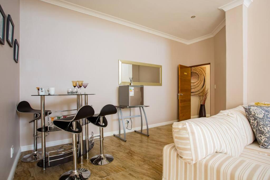 Aqua Terra Boutique Guesthouse Саймонстаун Экстерьер фото