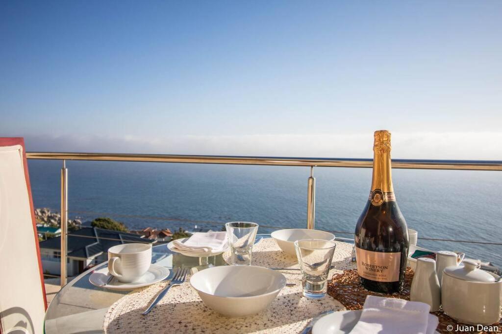 Aqua Terra Boutique Guesthouse Саймонстаун Экстерьер фото
